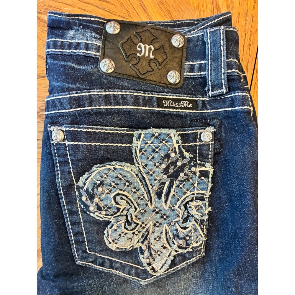 Miss Me Bootcut Jeans Dark Wash Fleur De Lis Embellished JP5832B Size 30 - Picture 5 of 5